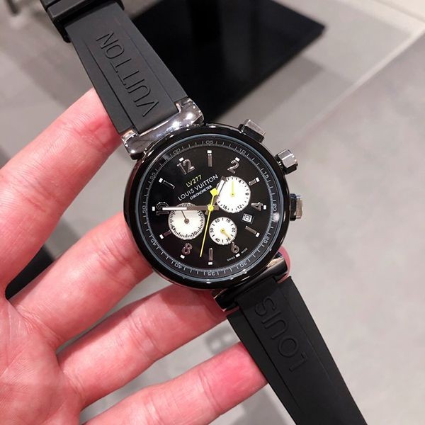 ルイヴィトン タンブール コピー クロノグラフ 42mm vuf95902代引きを販売
