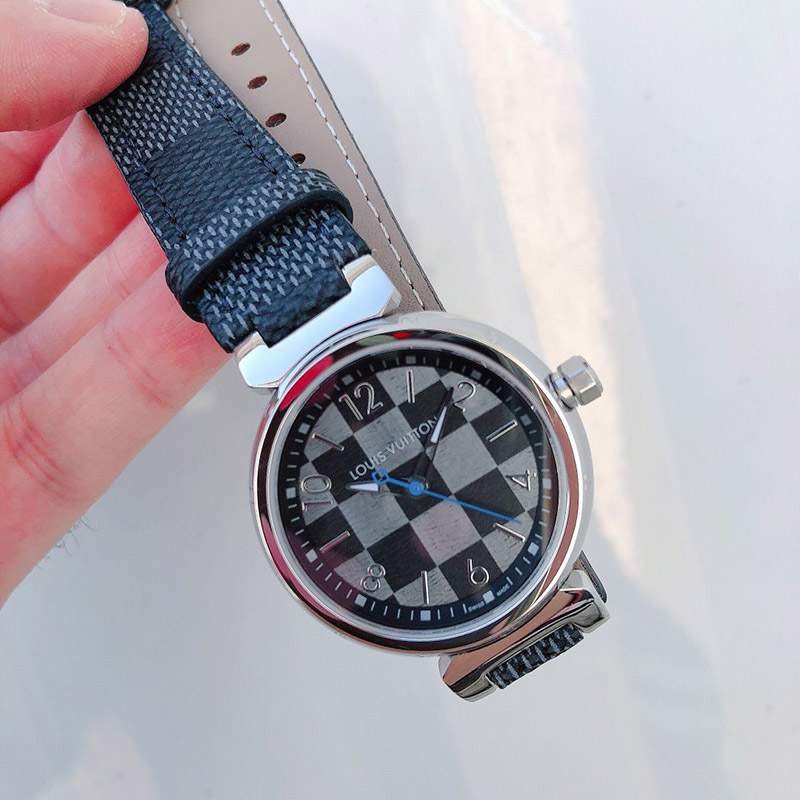 入手困難品！ルイヴィトン 時計  タンブール ストリート ダイバー  33mm vuf99901高い品質