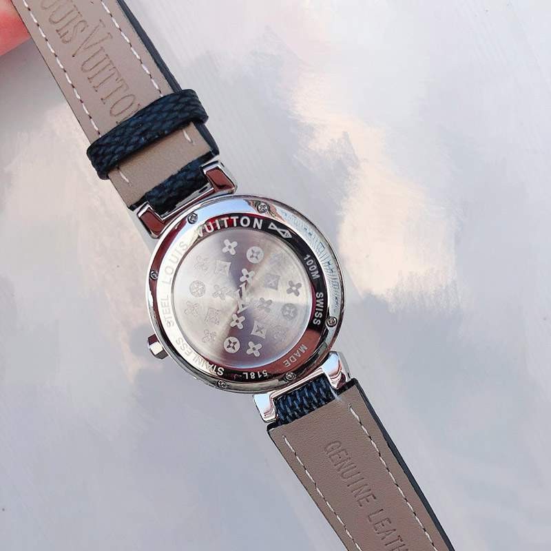 入手困難品！ルイヴィトン 時計  タンブール ストリート ダイバー  33mm vuf99901代引きを販売