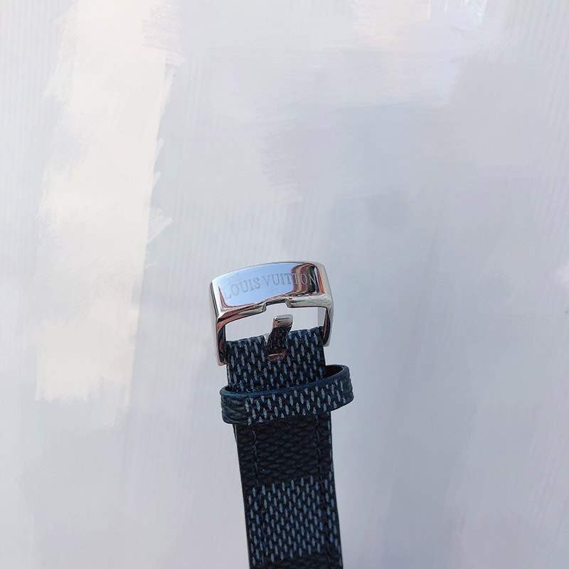 入手困難品！ルイヴィトン 時計  タンブール ストリート ダイバー  33mm vuf99901品質保証
