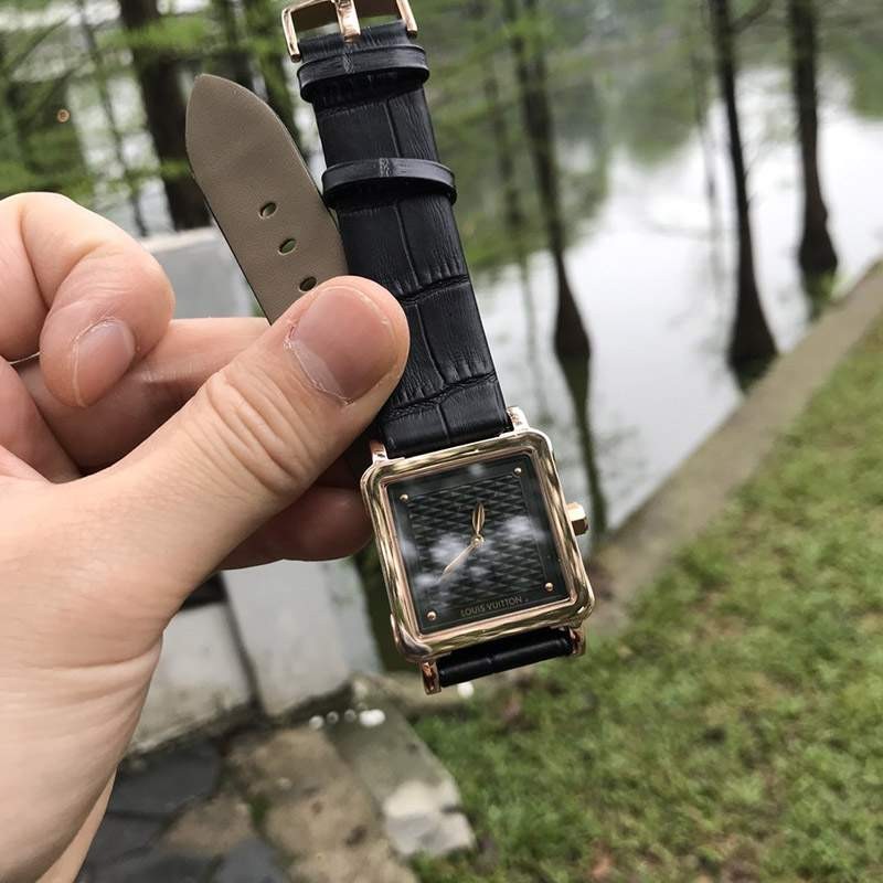 21AW新作 ルイヴィトン 時計 タンブール スーパーコピーストリート ダイバー 30mm vuh93409通販