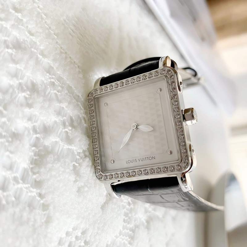 高品質♪♪♪ルイヴィトン 時計 ダイヤモンドベゼル レディース コピー 30mm vui56072通販