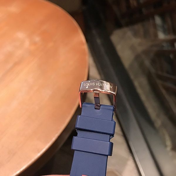 新作 ルイヴィトン タンブール コピー  クロノグラフ 41mm vui59789品質保証