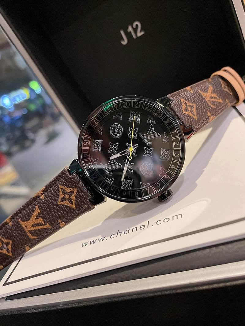 送料込 ルイヴィトン 時計 偽物タンブール ストリート ダイバー  40mm vuj15515