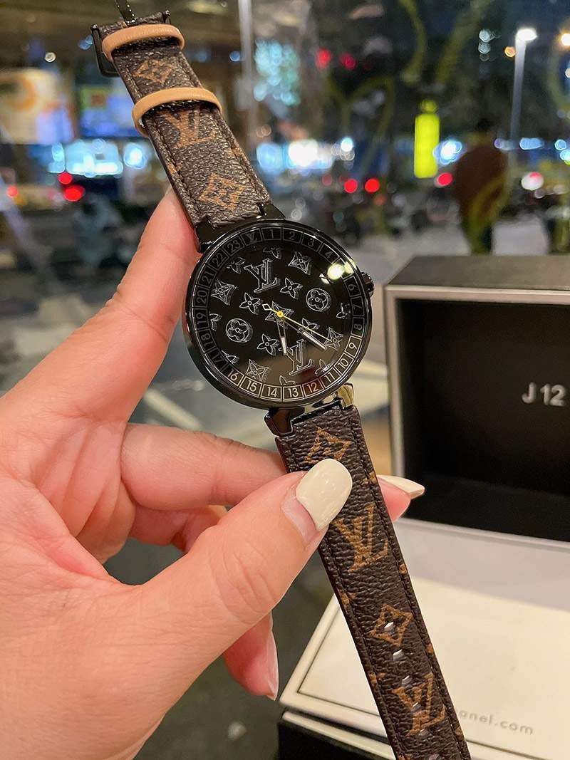 送料込 ルイヴィトン 時計 偽物タンブール ストリート ダイバー  40mm vuj15515激安送料無料
