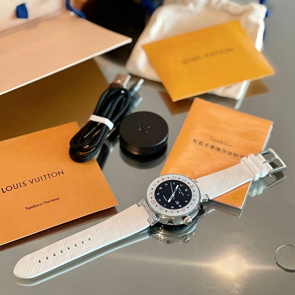超話題!ルイヴィトン スマートウォッチ 偽物 フルタッチスクリーン 42mm 人気 vun58304通販