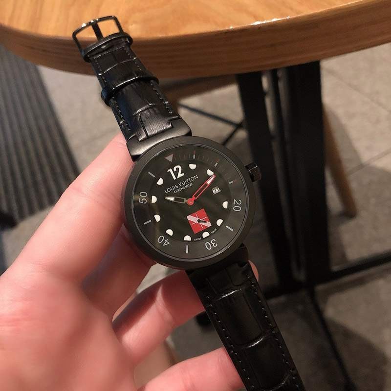 21-22AW ルイヴィトン 時計 コピー タンブール ストリート ダイバー メンズ 44mm vun84140代引きを販売