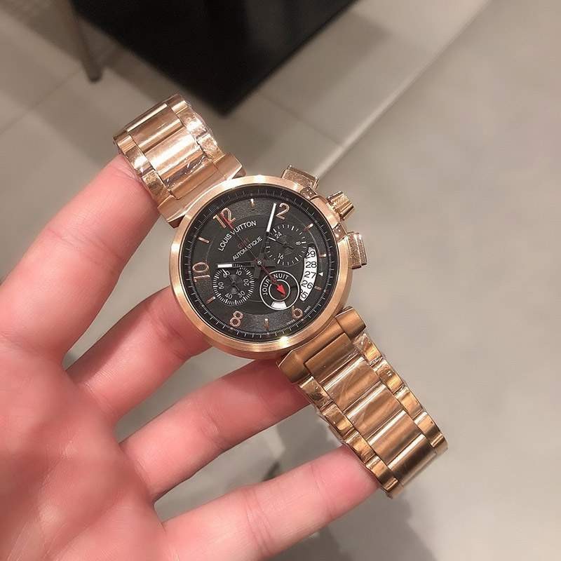 ルイヴィトン 時計 スーパーコピー タンブール ストリート ダイバー メンズ 44mm vup26806通販