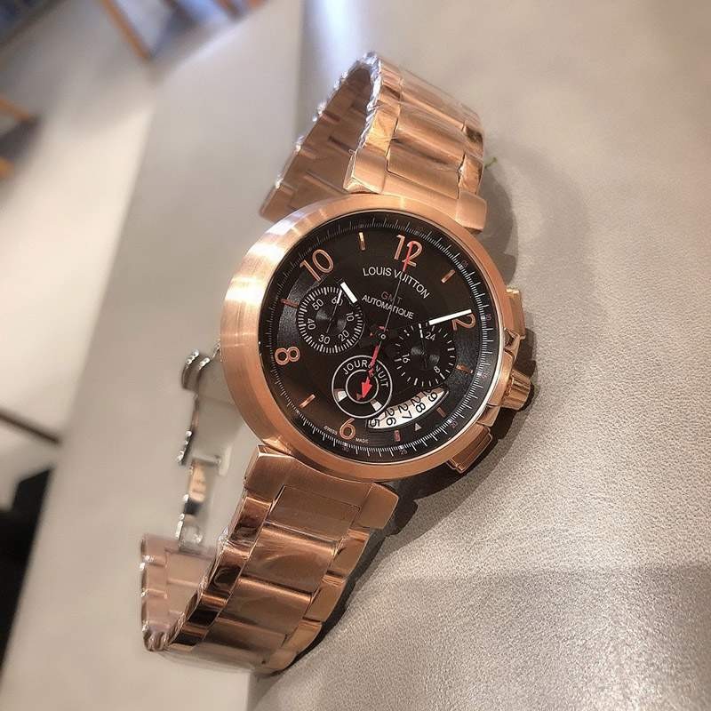 ルイヴィトン 時計 スーパーコピー タンブール ストリート ダイバー メンズ 44mm vup26806人気