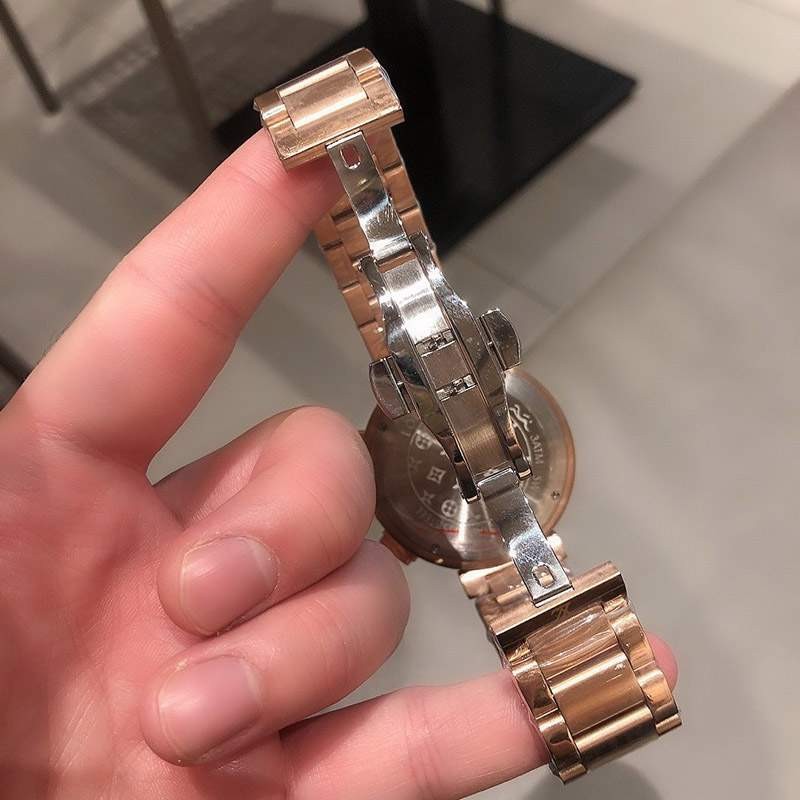 ルイヴィトン 時計 スーパーコピー タンブール ストリート ダイバー メンズ 44mm vup26806代引きを販売