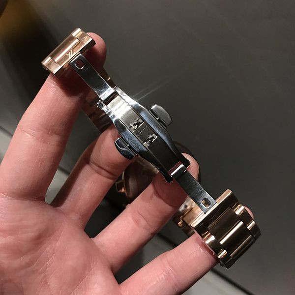 ルイヴィトン タンブール 偽物 クロノグラフ 42mm vup50196代引きを販売