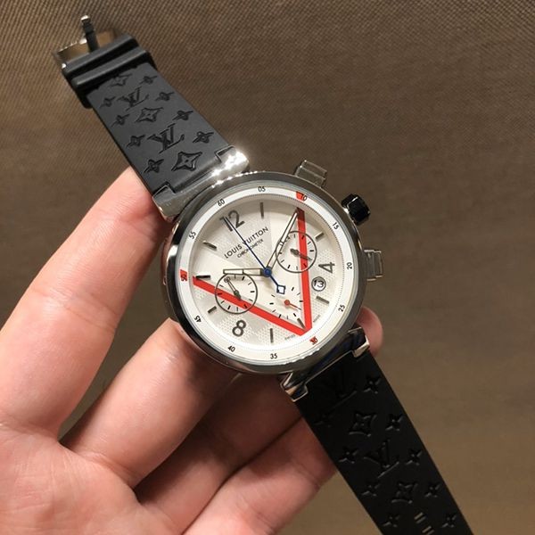 ルイヴィトン タンブール 偽物 クロノグラフ 42mm 入手困難品！ vuq11111激安送料無料