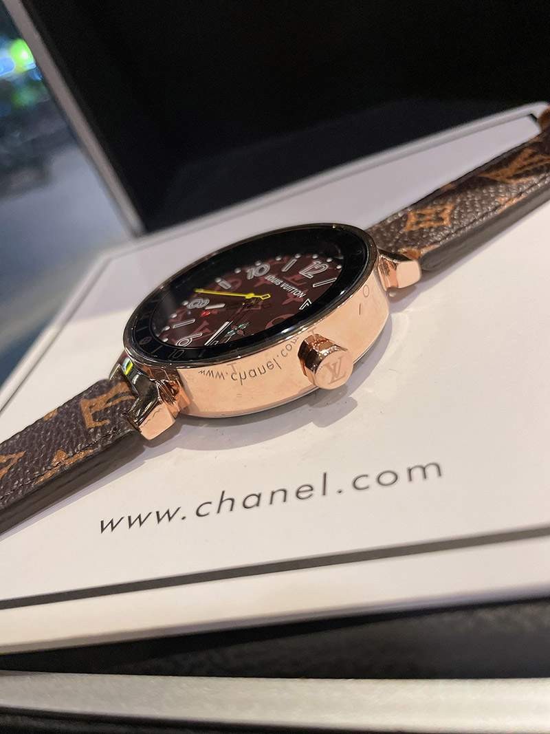 入手困難品！ルイヴィトン 時計 タンブール ストリート ダイバー  40mm vuq14476激安送料無料