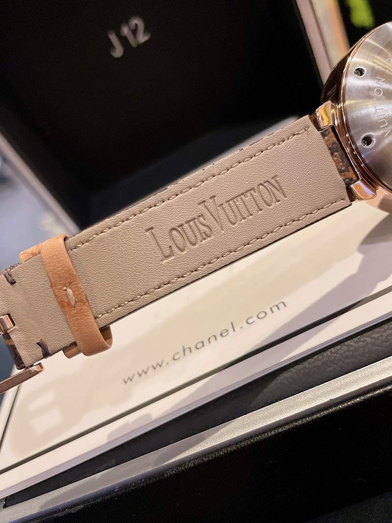 入手困難品！ルイヴィトン 時計 タンブール ストリート ダイバー  40mm vuq14476人気