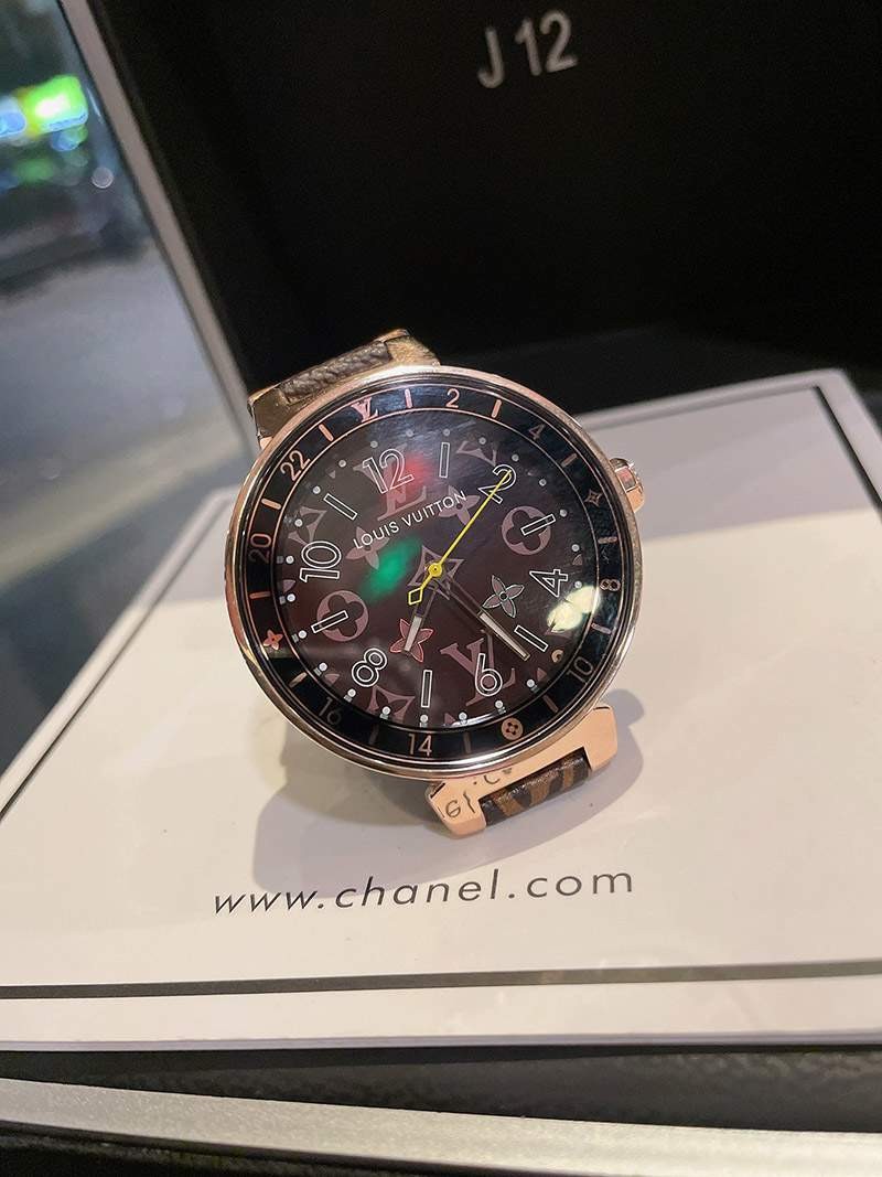 入手困難品！ルイヴィトン 時計 タンブール ストリート ダイバー  40mm vuq14476代引きを販売