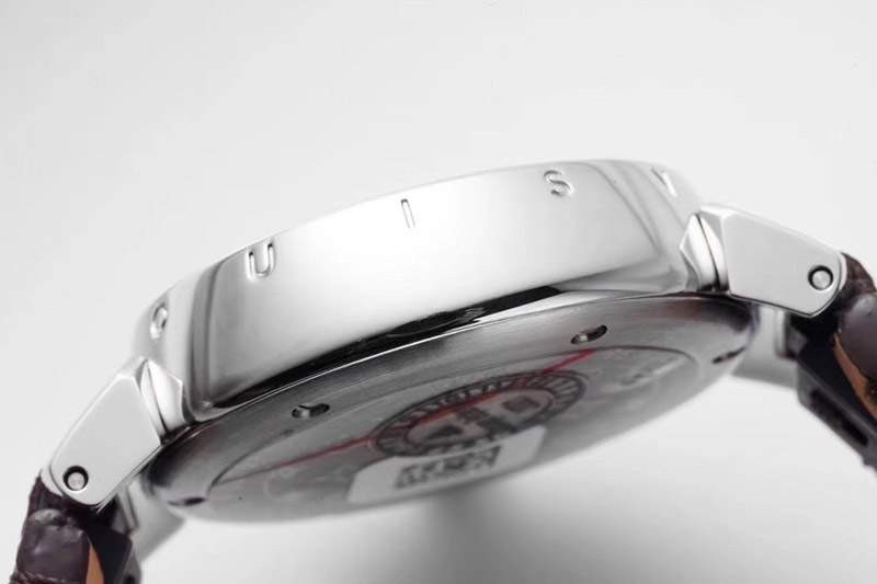 ルイヴィトン 時計  タンブール ストリート ダイバー モノグラム  34mm vuy02756最高級
