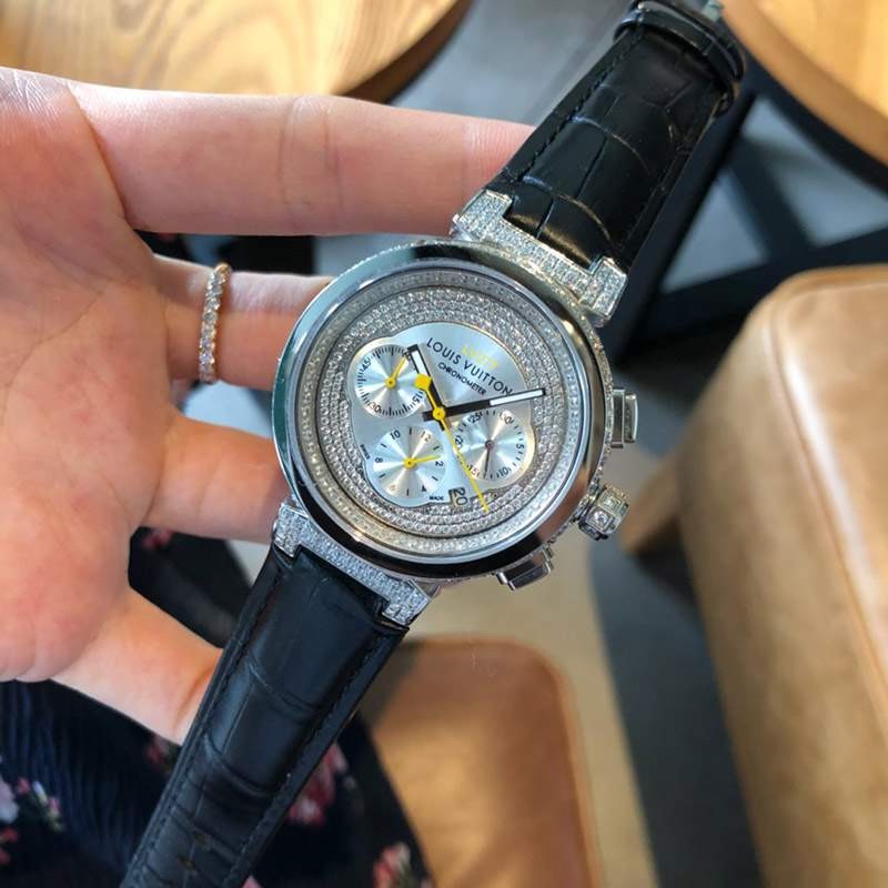 人気急上昇 ルイヴィトン 時計 コピー タンブール ストリート ダイバー  39mm vuy15520通販