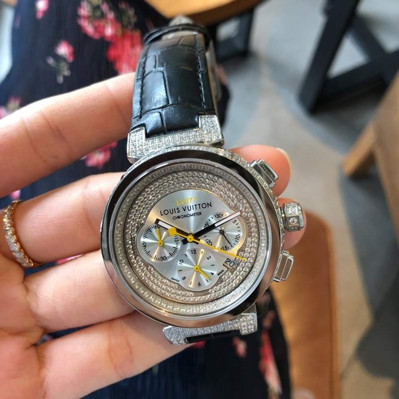 人気急上昇 ルイヴィトン 時計 コピー タンブール ストリート ダイバー  39mm vuy15520人気