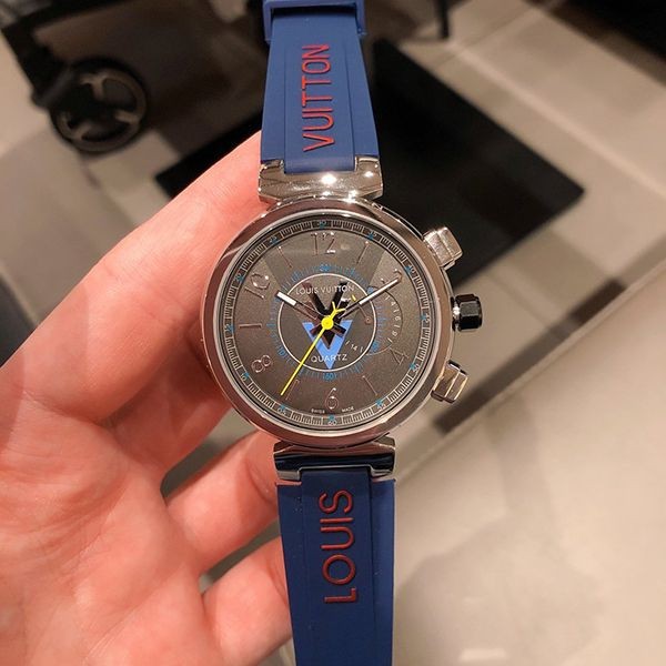 ルイヴィトン 偽物 タンブール クロノグラフ 42mm vuz11072通販