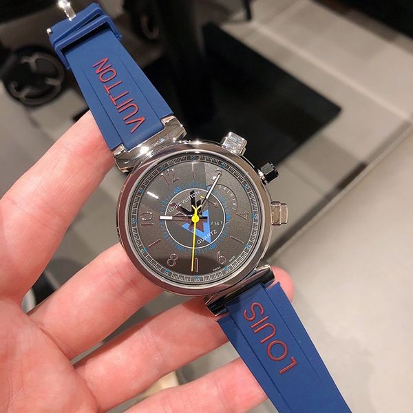 ルイヴィトン 偽物 タンブール クロノグラフ 42mm vuz11072N級品