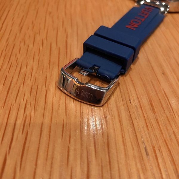 ルイヴィトン 偽物 タンブール クロノグラフ 42mm vuz11072品質保証