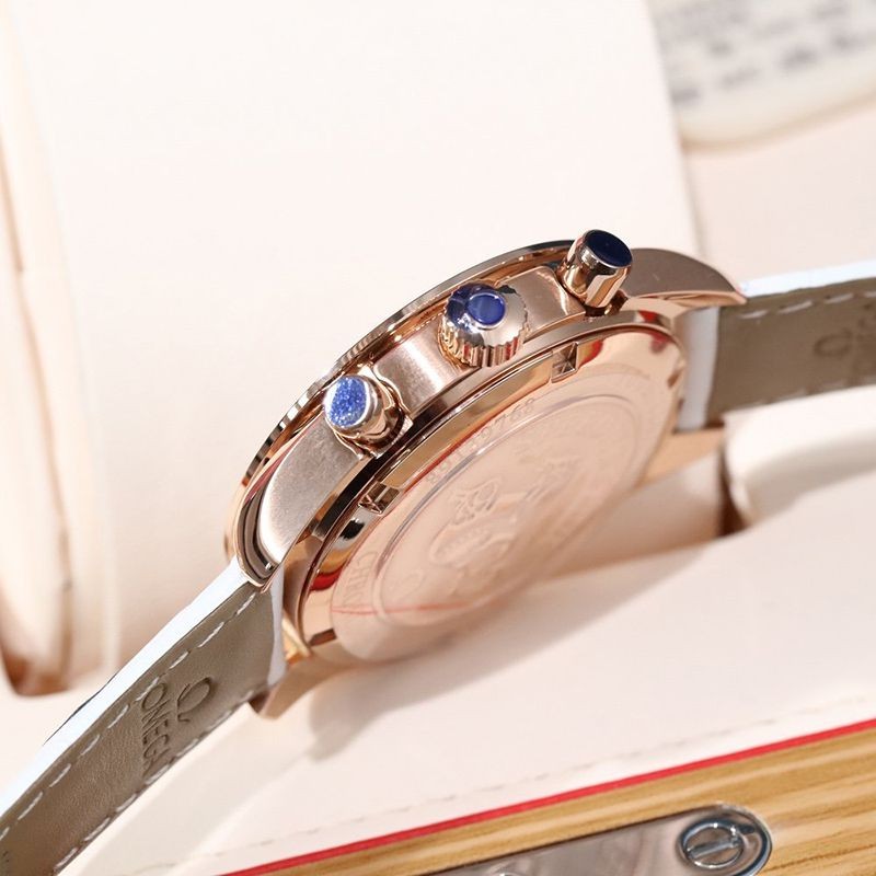 オメガ スピードマスター コピー ムーンフェイズ コーアクシャル マスタークロノメーター 38mm 304.23.44.52.06.001高い品質