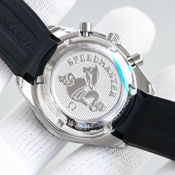 21AW新作オメガ 偽物 スピードマスター レーシング 自動巻き 40mm 326.32.40.50.01.002人気
