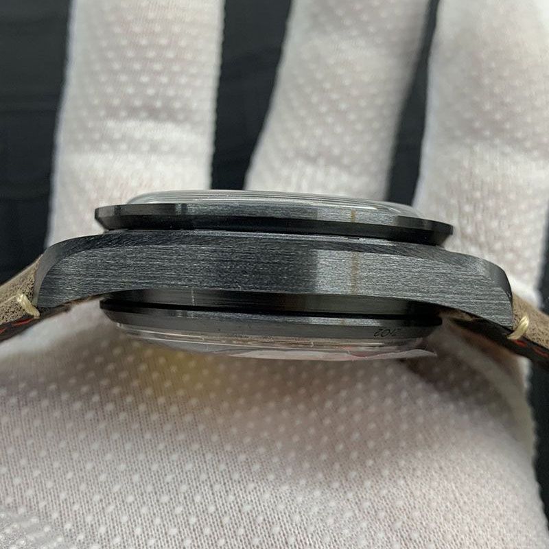 入手困難オメガ スピードマスター 57 コピー クロノグラフ 自動巻き 41.5mm 331.90.42.51.04.001最高級