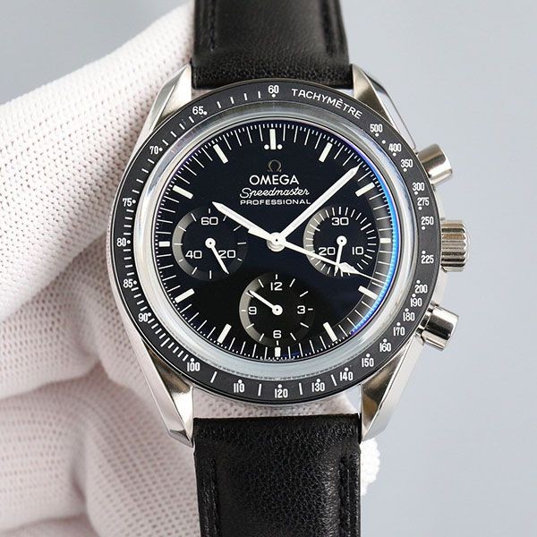 確保済み オメガ スピードマスター スーパーコピー グレーサイド オブ ザ ムーン ome21242通販
