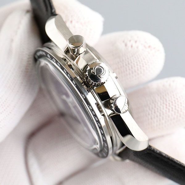 確保済み オメガ スピードマスター スーパーコピー グレーサイド オブ ザ ムーン ome21242N級品