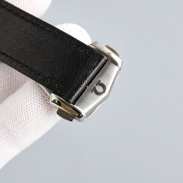 確保済み オメガ スピードマスター スーパーコピー グレーサイド オブ ザ ムーン ome21242品質保証