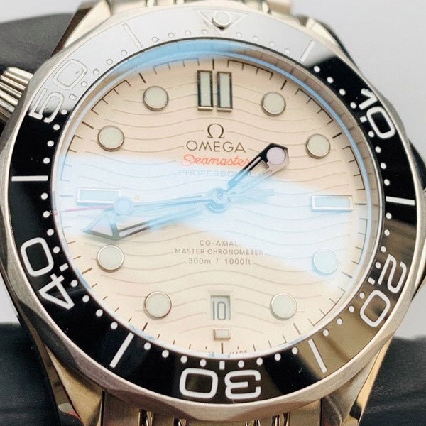 オメガ シーマスター 偽物 ダイバー300 コーアクシャル マスタークロノメーター 2色 omi35037通販