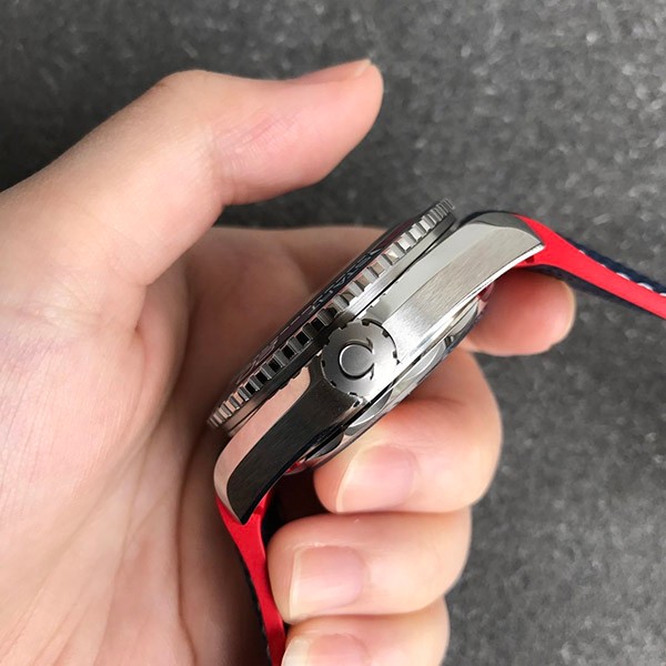 オメガ 偽物 シーマスター プラネットオーシャン コーアクシャル マスタークロノメーター omy96366高い品質