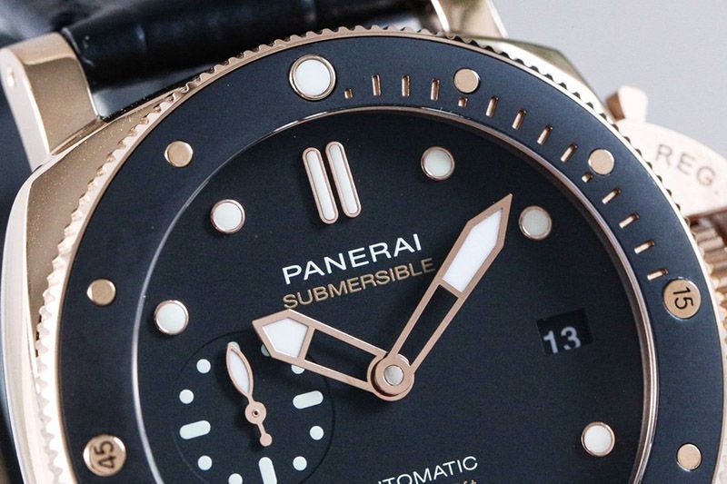 パネライ  サブマーシブル・オロカーボ偽物 44MM PAM00974代引きを販売