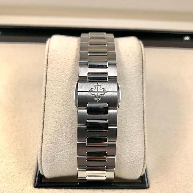 完売必至パテックフィリップ ノーチラス コピー 約34mm pam27960N級品