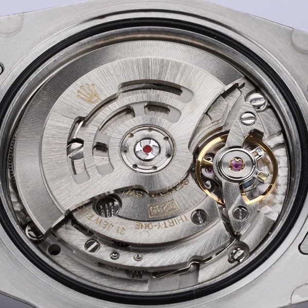 世界中で大人気♪ロレックス サブマリーナ デイト41mm コピー ホワイトゴールド メンズ 自動巻き 126619LB代引きを販売