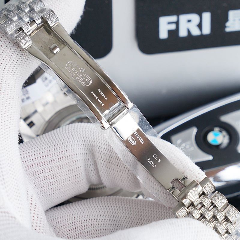希少色 ロレックス 時計 偽物 デイトジャスト 41MM ホワイト メンズ 全面ダイヤ rob66947代引きを販売