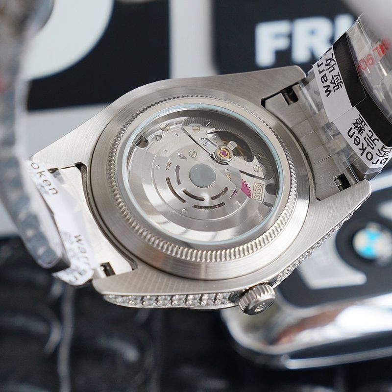 希少色 ロレックス 時計 偽物 デイトジャスト 41MM ホワイト メンズ 全面ダイヤ rob66947品質保証