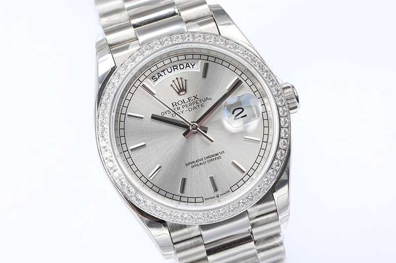 送料込 ロレックス 時計 偽物 デイデイト シルバー 36mm roc74154最高級