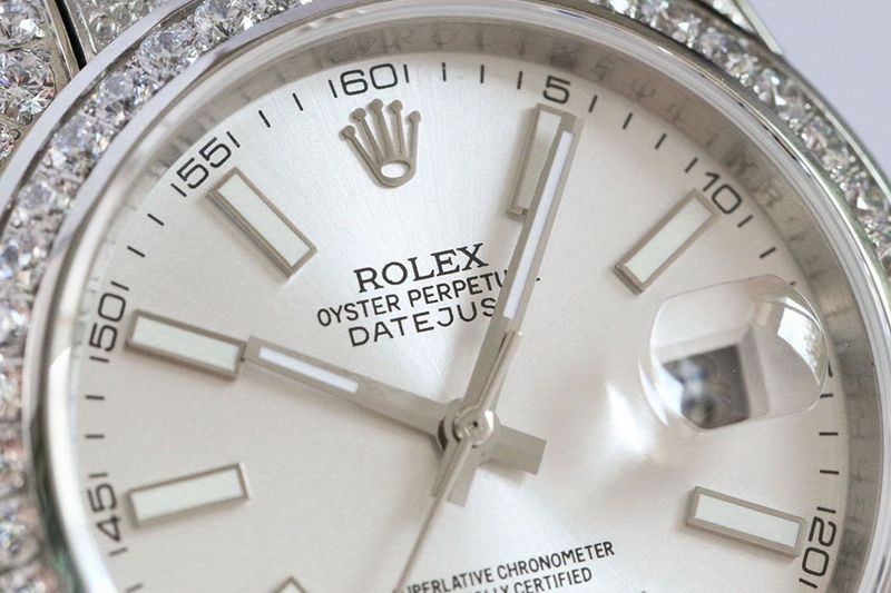 日本未入荷 ロレックス 時計 偽物 デイトジャスト 39MM メンズ ブラック 全面ダイヤ roe97923高い品質