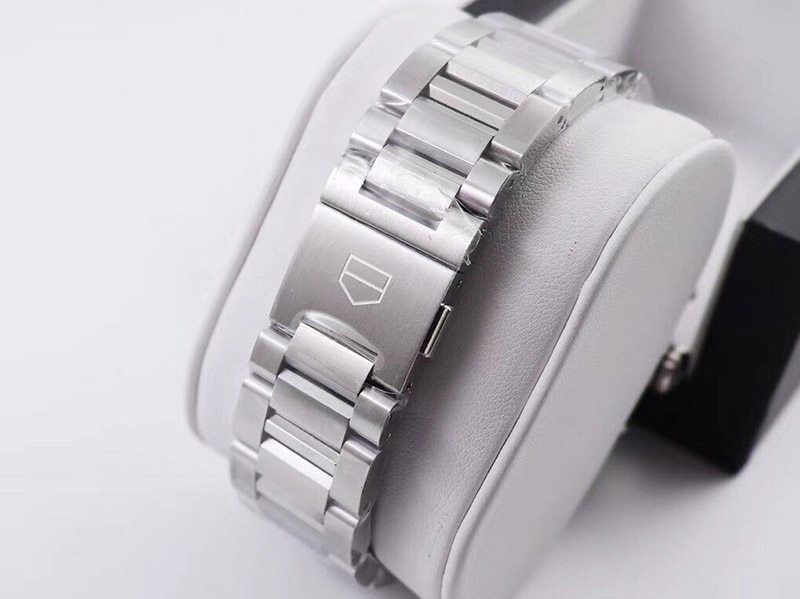 人気急上昇 タグホイヤー カレラ 偽物 スケルトン 文字盤 ステンレス メンズ 腕時計 43 mm TAi22171代引きを販売