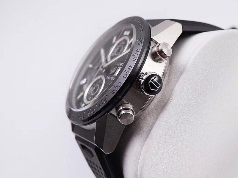 人気急上昇 タグホイヤー カレラ スケルトン コピー 文字盤 ステンレス メンズ 腕時計 43 mm TAi86398高い品質