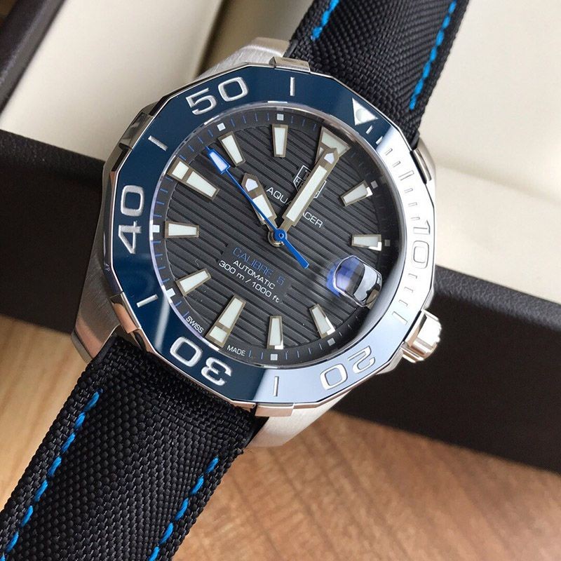 【日本未発売】タグホイヤー アクアレーサー コピーキャリバー5 ブラック/ステンレス/ナイロン41mm TAg53788