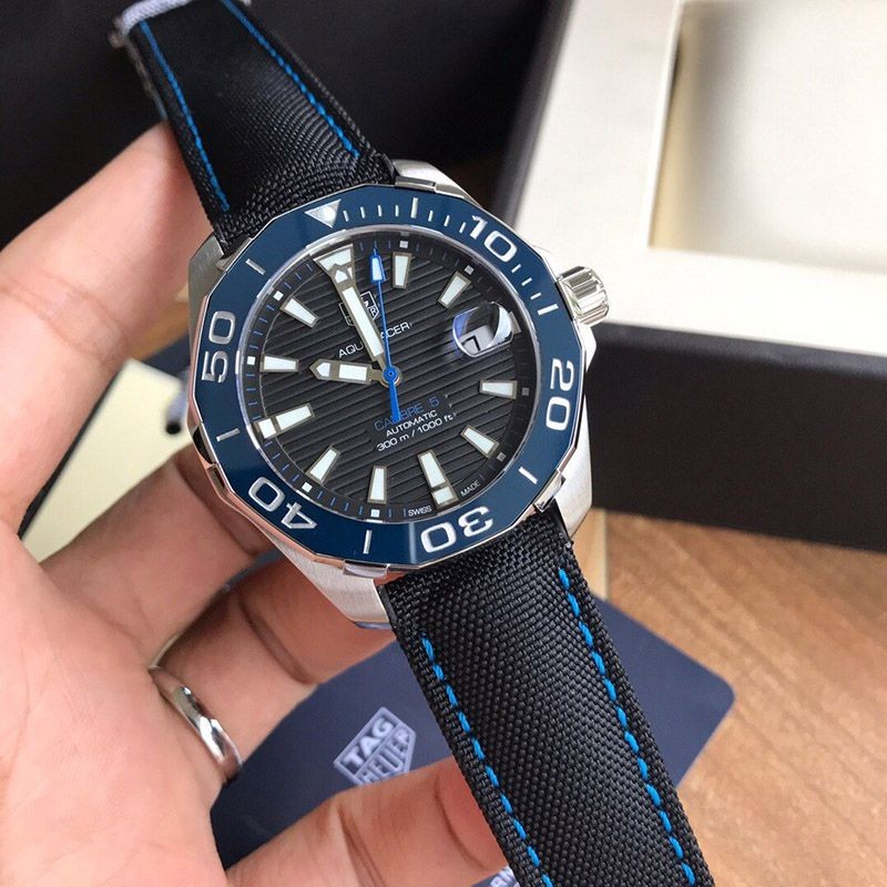 【日本未発売】タグホイヤー アクアレーサー コピーキャリバー5 ブラック/ステンレス/ナイロン41mm TAg53788通販