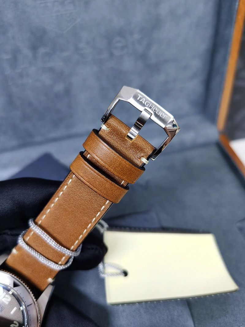 人気No1 タグホイヤー オータヴィア 偽物自動巻ウォッチ 直径 42 mm WBE5111.FC8267N級品