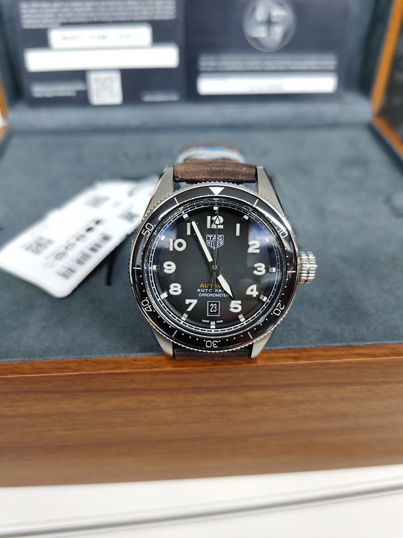 超希少！タグホイヤー オータヴィア コピー 自動巻ウォッチ 直径 42 mm WBE5114.FC8266代引きを販売
