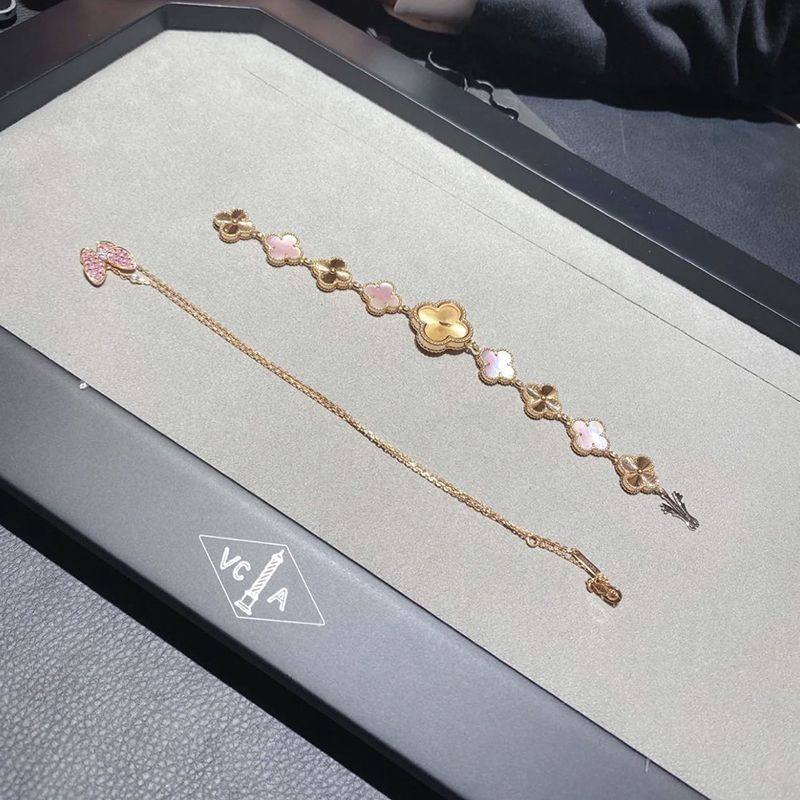 可愛いヴァンクリーフ＆アーペル コピー 時計 スウィート アルハンブラ ウォッチ　ダイヤ vao83338品質保証