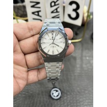 世界では激安オーデマピゲスーパーコピー時計ロイヤルオーク15400シリーズ 174991