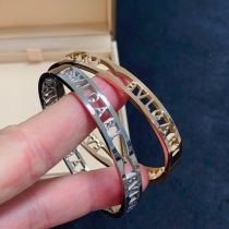 高品質魅惑的透かし彫りブルガリジュエリーブレスレットコピー 429407激安買取