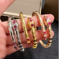 ブルガリの高級高級サーペントデザイン最新ルビーブレスレットコピー 429408